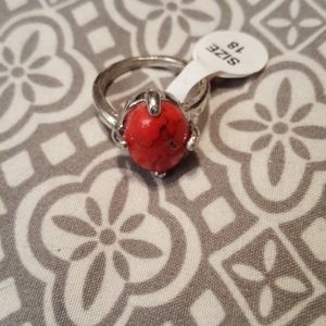 Round red stone ring